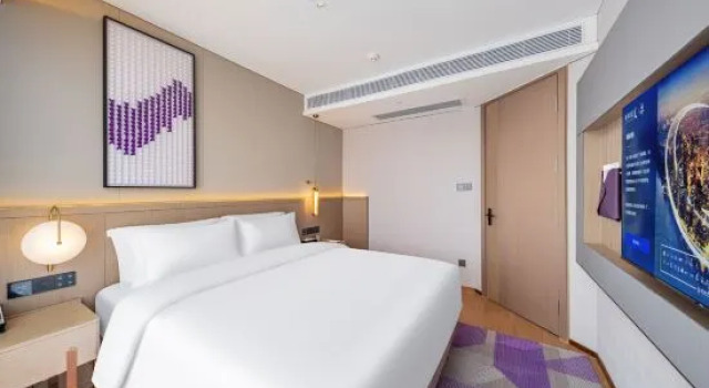 Люкс Deluxe Lavande Hotel (Haikou Wanguo Metropolis Qilou Old Street Branch)
