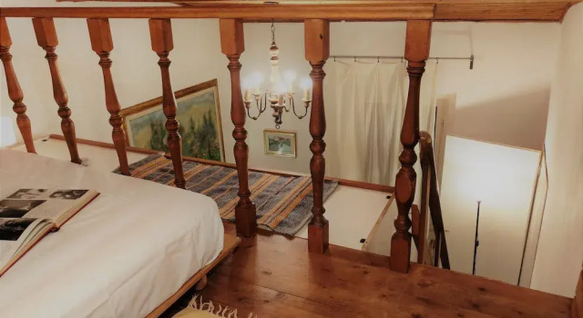 Golden Authentic Florentine Gem, Perfect Location