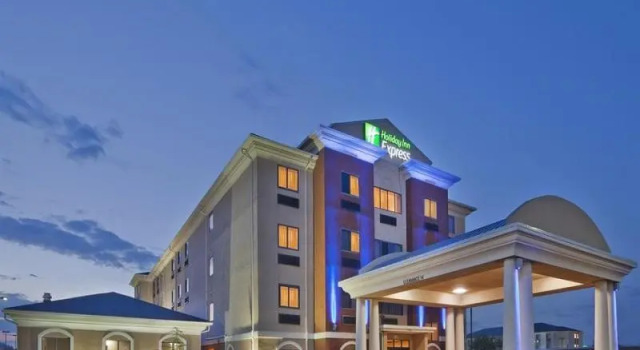 Люкс Holiday Inn Express & Suites Midwest City by IHG
