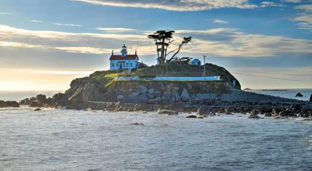 Коттедж Unique Dog-friendly Log Cabin: Short Walk to Ocean