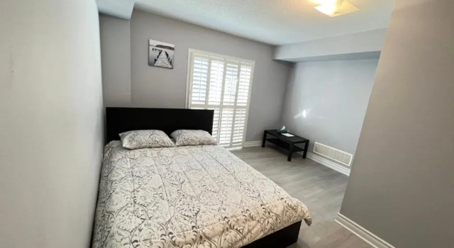 Коттедж Beautiful Vacation Home near Toronto Airport