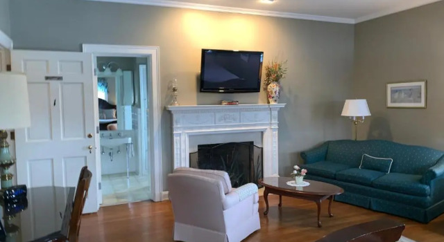 Четырёхместный номер Deluxe Farrell House Lodge at Sunnybrook Trout Club