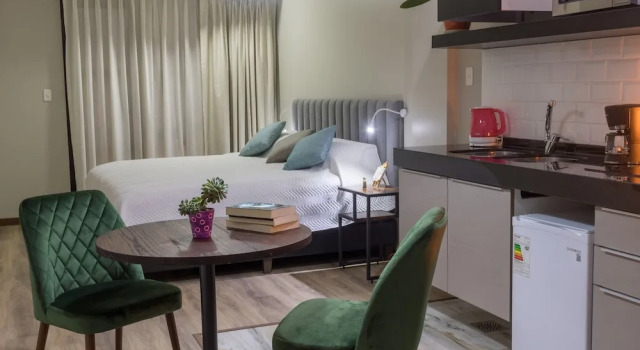 Двухместные апартаменты с балконом Fiori Apartments