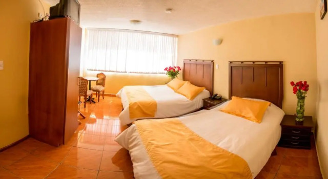 Hotel Saint Thomas, Забронировать Отель Отели Кито 3 звезды, рядом с Del Arbolito Park, 3*