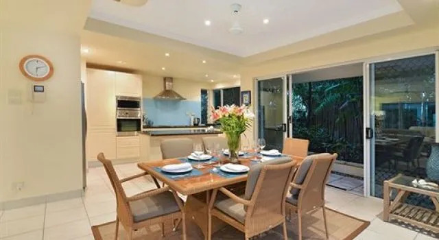 Reef Villa Port Douglas, Book Villa Sommerhuse i Port Douglas, Hytte