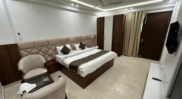 Одноместный номер Deluxe с балконом и с видом на город Hotel the royal Oakes