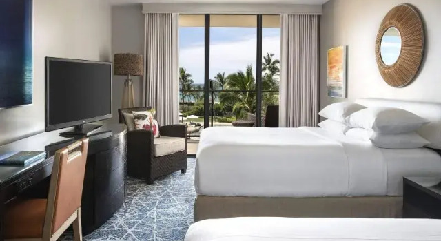 Четырёхместный номер с балконом и oceanfront Waikoloa Beach Marriott Resort & Spa