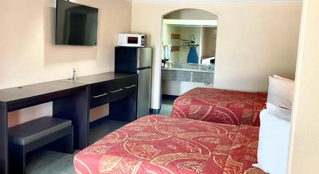 Четырёхместный номер Standard Luxury Inn Liberty