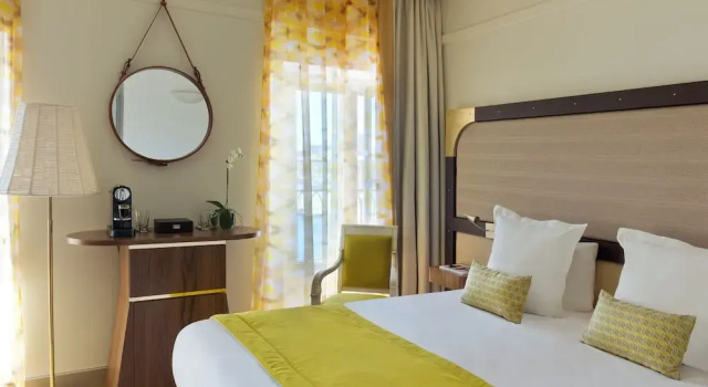 Двухместный номер Deluxe with Old Port view Grand Hotel Beauvau Marseille Vieux-Port - MGallery Collection