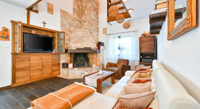 Beautiful Home in Karlovac With Sauna, Wifi and 3 Bedrooms, Đặt Nhà nghỉ dưỡng Nhà tranh ở Karlovac county, Nhà tranh