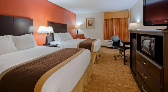 Четырёхместный номер Standard Best Western Hiram Inn and Suites