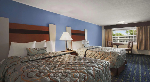 Четырёхместный номер Standard Days Inn by Wyndham - Cape Cod