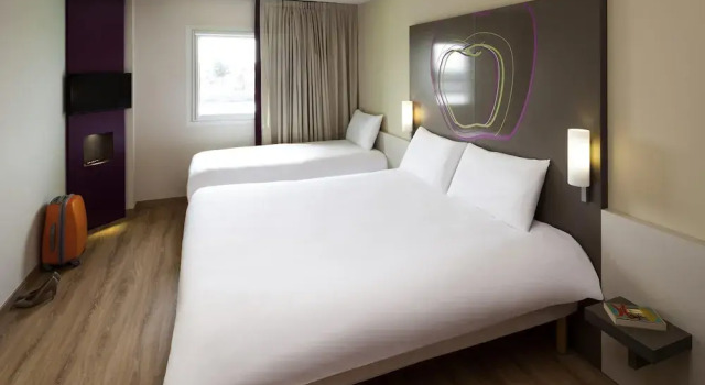 Номер Standard Hotel Ibis Styles Lleida Torrefarrera