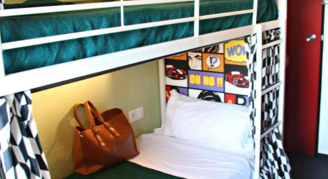 Lemon Hotel Chanteloup-les-Vignes, Book Hotel  