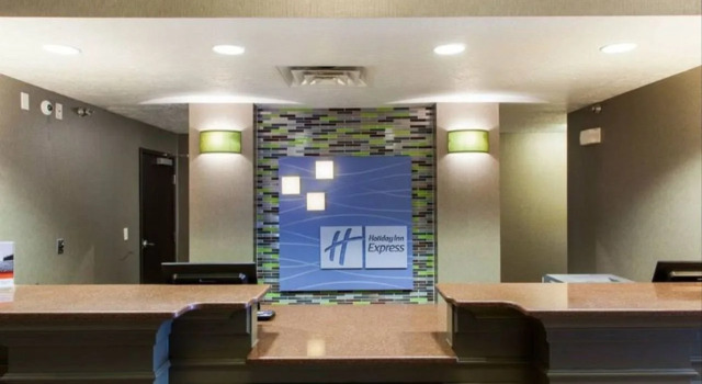 Holiday Inn Express & Suites Brandon by IHG