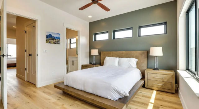 Sleek Fraser Townhome < 8 Mi to Winter Park!, Забронировать Апартаменты/квартира Отели Винтер Парка с парковкой, Парковка