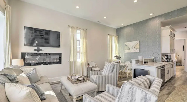Апартаменты The Beaufort Flat Near Downtown & Waterfront!