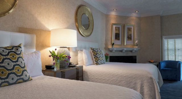 Номер Luxury Chateau Inn and Suites
