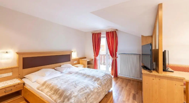 Полулюкс Hotel Seelaus
