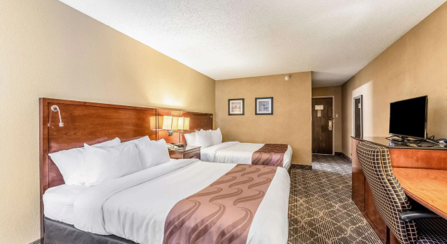 Quality Inn & Suites Brainerd, Varaa Hotelli Hotellit Minnesota pysäköinnillä, Pysäköinti