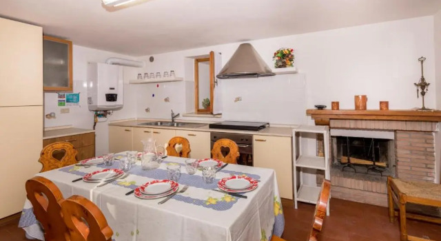 Апартаменты с 2 комнатами Borgo Santa Lucia Apartment with Private Parking & Garden