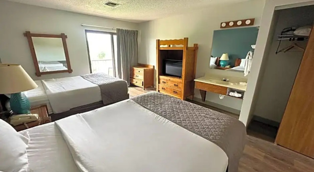 Люкс с 2 комнатами Polynesian Hotel & Suites Wisconsin Dells/Lake Delton