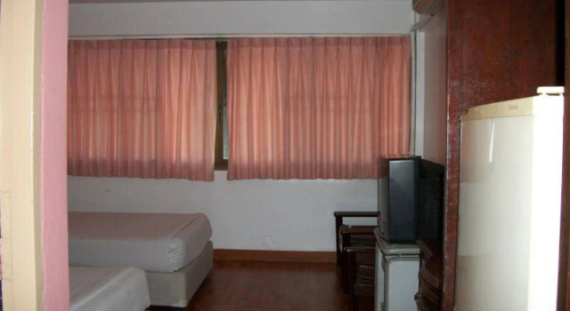 Sawasdee Hotel, Varaa Hotelli Hotellit North-Eastern Thailand pysäköinnillä, Pysäköinti