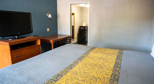 Номер Standard Riverside Inn and Suites