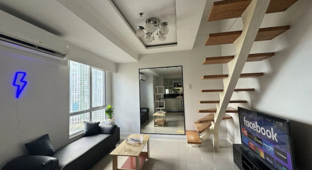 Номер Standard Cozi Modern Loft Suite near high street BGC wifi pool