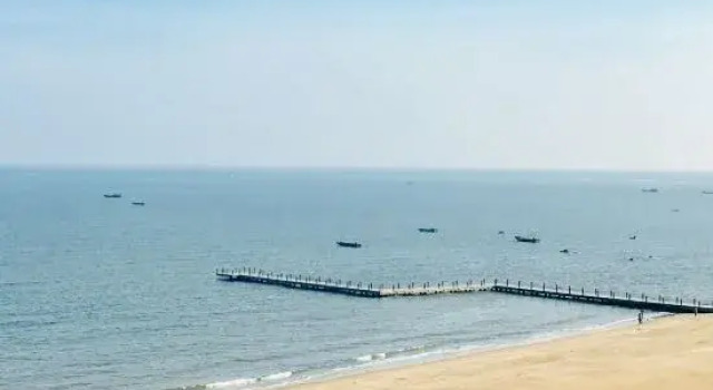 Rococo Rainforest Beachfront Scenic Apartment (Sankuai Stone Bailing Beach), Buchen Sie Ferienwohnung Fangchenggang Guangxi
