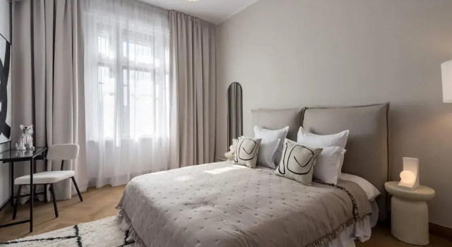 Calea 3BR Victoriei Stunner - Two Living Rooms - Balconies on the Avenue