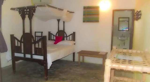 Pakacha Bungalows, Book Hotel Hoteller i Pvani region med parkering, Parkering