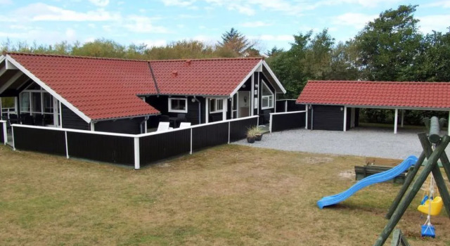 "Aase" - 1.2km from the sea in Western Jutland, Book Hotel Hotels in Fano with Parking, Parking