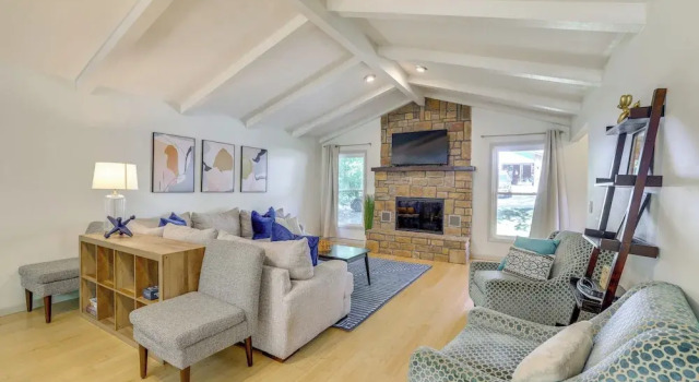 Коттедж Home w/ Trail Access & Fire Pit in Bella Vista!