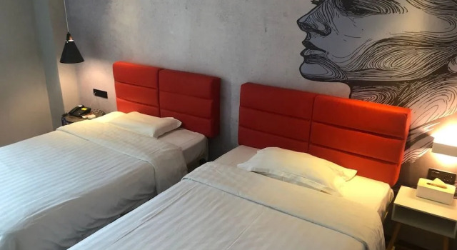 Life Yajo Hotel Xintang Metro Station