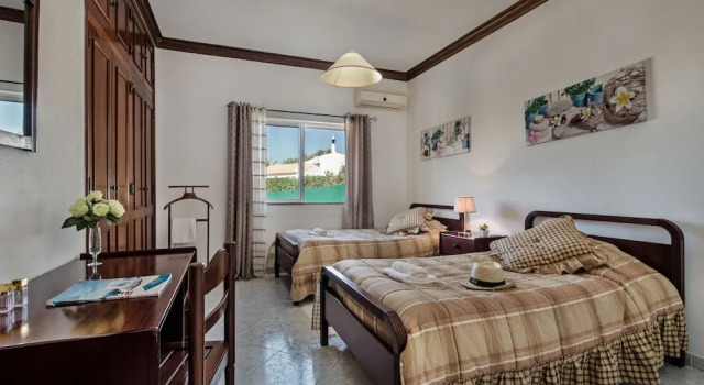 Villa Cadre - 5BR w Private Pool & Snooker Table, Rezervovat Vila Chaty v Algarve, Chalupa