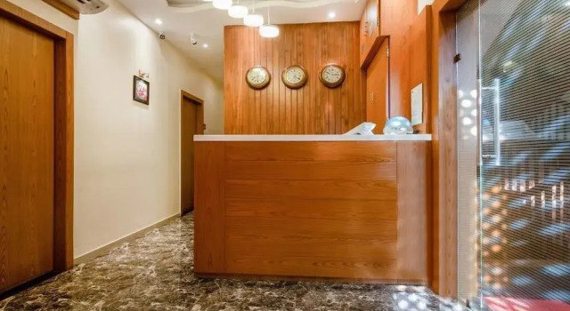 Hotel Volga Plaza (Near Colaba Causeway), Забронировать Отель Отели Мумбай 3 звезды, рядом с Фонтан Флора, 3*