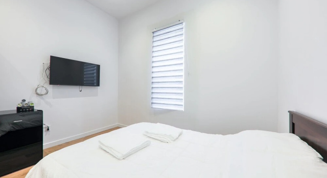 HoMa Homestay Hotel by Olympic Stadium Montreal Auberge-Hostel, Забронировать Отель Отели Монреаля 3 звезды, рядом с Монреальский Биодом, 3*