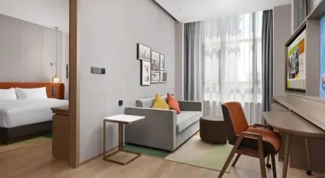 Двухместный люкс Deluxe Home2 Suite by Hilton Nantong Vientiane City