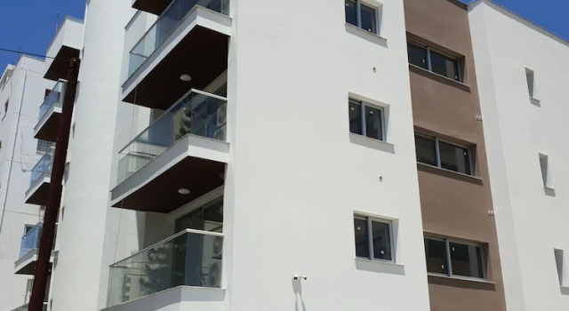 Luxury modern spacious flat in Egkomi, Book Hotel 3-stjernede hoteller i Strovolos, 3*