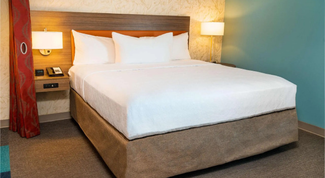 Двухместный люкс Home2 Suites Bakersfield
