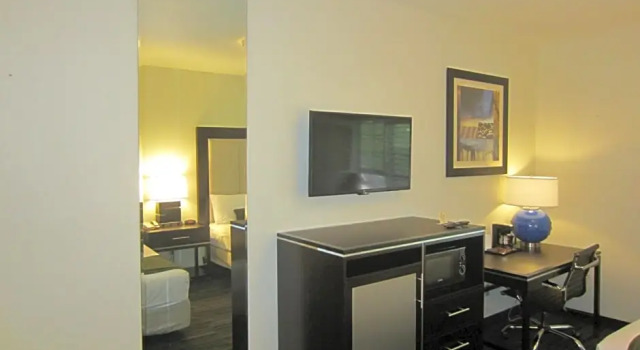 Четырёхместный номер Deluxe Arena Hotel