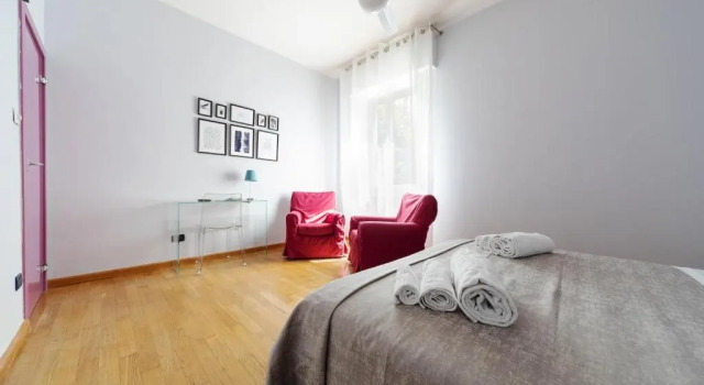Sant'Orsola Colorful Huge Apartment, Забронировать Апартаменты/квартира Савена 