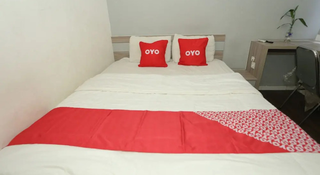 OYO 92318 Elis Rooms, Prenota Hotel Hotel a Tangerang con parcheggio, Parcheggio