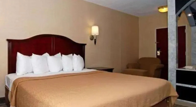 Люкс Quality Inn & Suites Bensalem