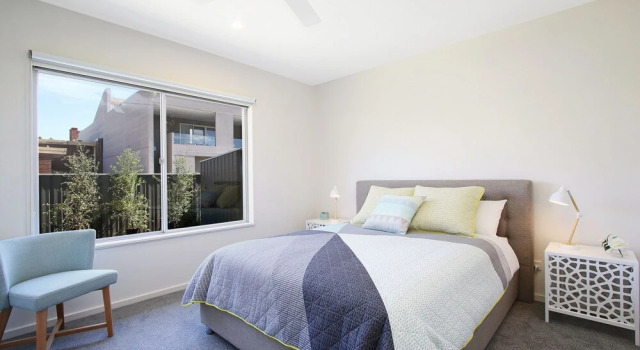 18 on Rayner - swish apartment Myrtleford, Book Apartment  