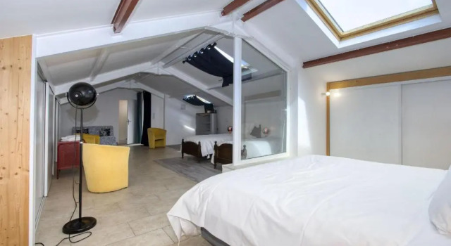 Galant Appartement en bord de mer avec terrasse