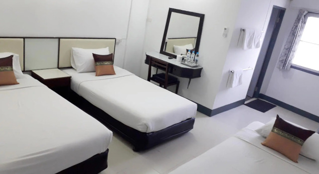 Трёхместный номер Standard NorthLands House Hotel