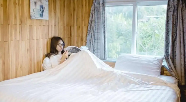 Crystal Box Hotel, Varaa Hotelli Hotellit North-Eastern Thailand pysäköinnillä, Pysäköinti