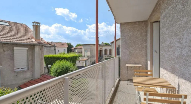 Апартаменты Sunny and beautiful one-bedroom with pool-view terrace in Avignon - Welkeys